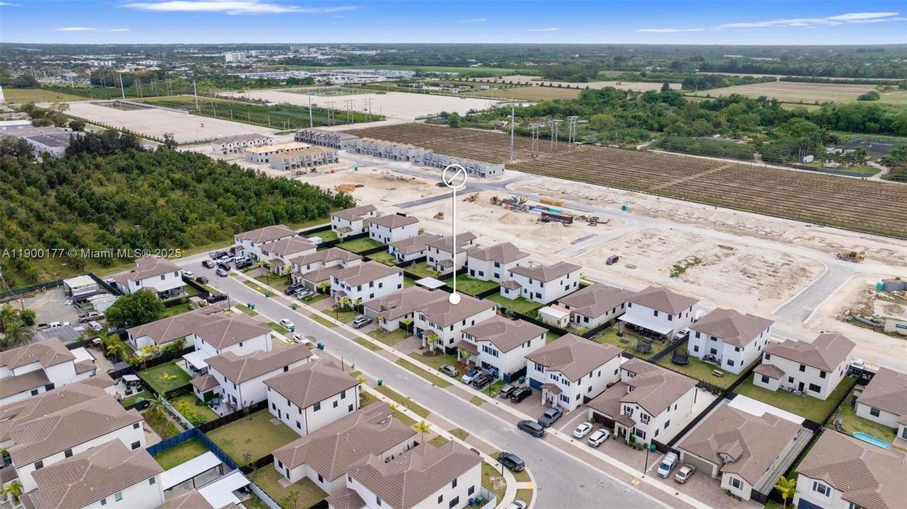 For Sale: $795,000 (5 beds, 3 baths, 3252 Square Feet)