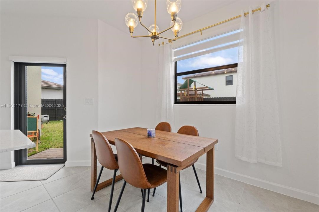 For Sale: $795,000 (5 beds, 3 baths, 3252 Square Feet)