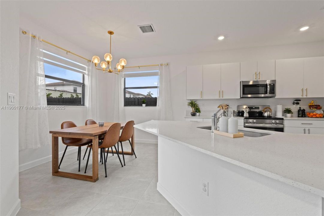 For Sale: $795,000 (5 beds, 3 baths, 3252 Square Feet)