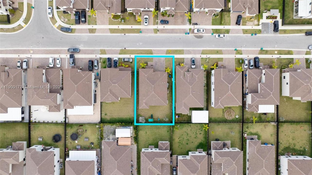 For Sale: $795,000 (5 beds, 3 baths, 3252 Square Feet)