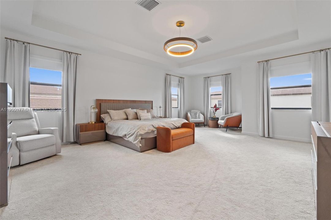 For Sale: $795,000 (5 beds, 3 baths, 3252 Square Feet)