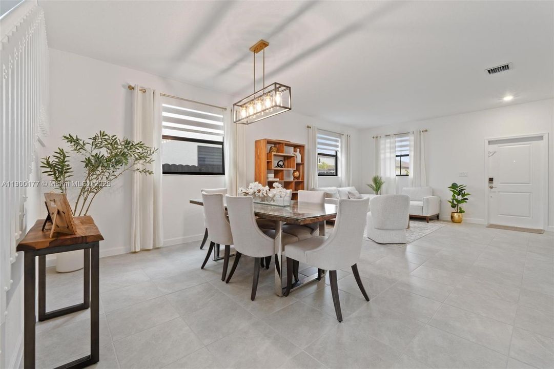 For Sale: $795,000 (5 beds, 3 baths, 3252 Square Feet)