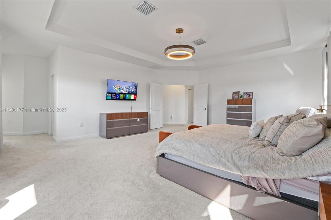 For Sale: $795,000 (5 beds, 3 baths, 3252 Square Feet)