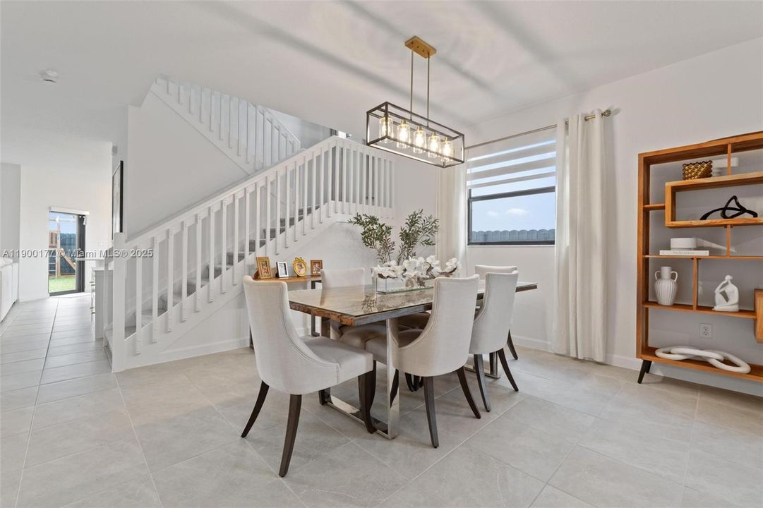 For Sale: $795,000 (5 beds, 3 baths, 3252 Square Feet)