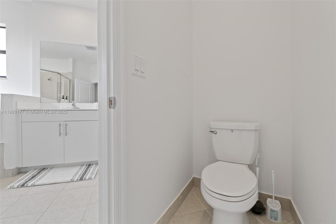 For Sale: $795,000 (5 beds, 3 baths, 3252 Square Feet)