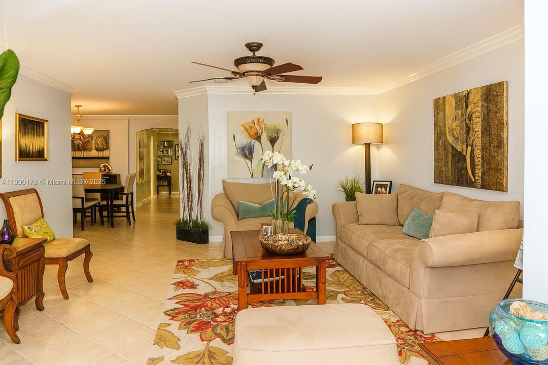 Recientemente alquilado: $3,500 (3 camas, 2 baños, 1909 Pies cuadrados)