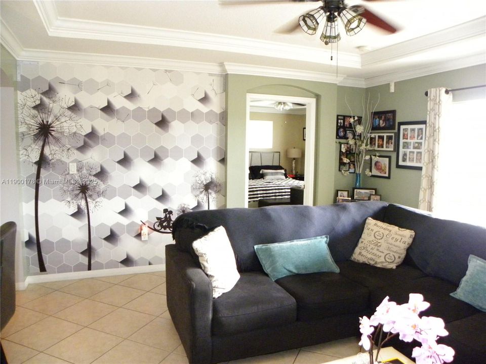 Recientemente alquilado: $3,500 (3 camas, 2 baños, 1909 Pies cuadrados)