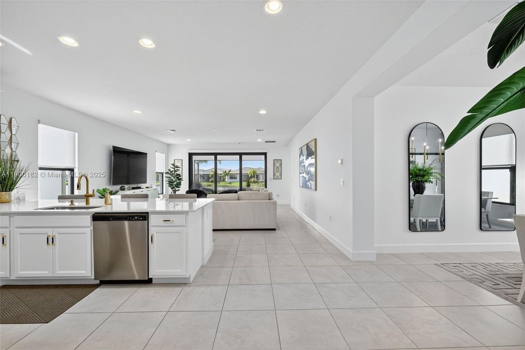 For Sale: $639,000 (3 beds, 2 baths, 2254 Square Feet)