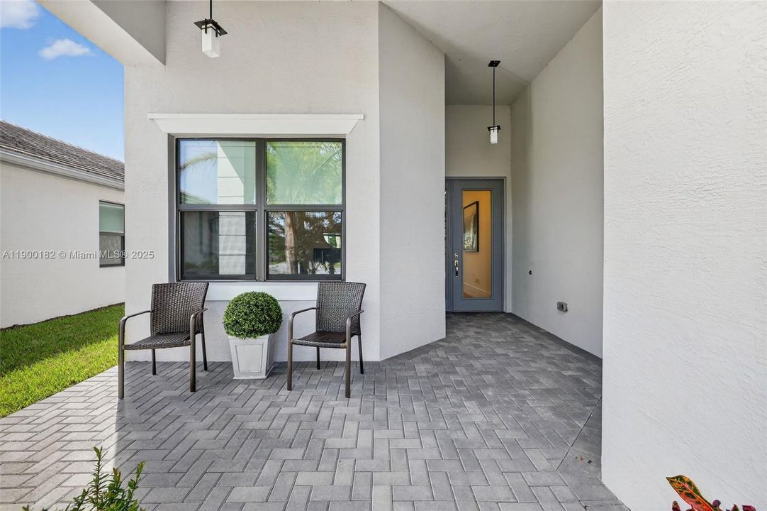 For Sale: $639,000 (3 beds, 2 baths, 2254 Square Feet)