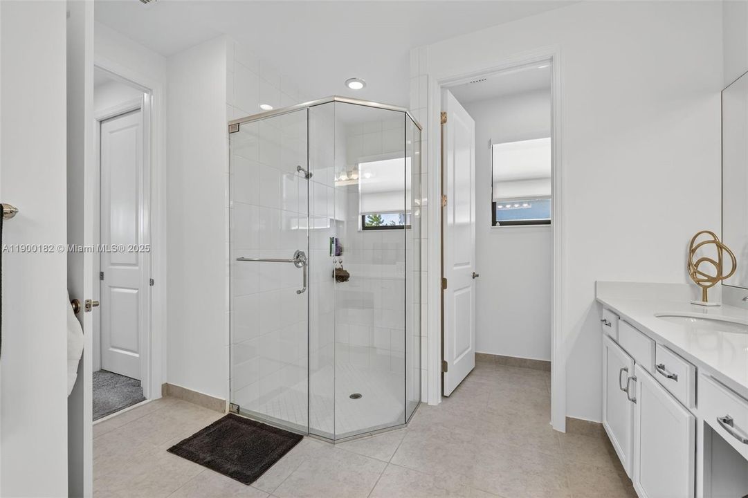 For Sale: $639,000 (3 beds, 2 baths, 2254 Square Feet)