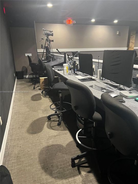 出租: $5,500 (0 贝兹, 0 浴室, 0 平方英尺)