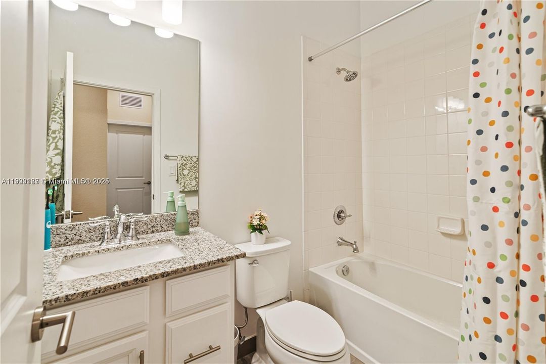 Recently Rented: $2,650 (3 beds, 2 baths, 1530 Square Feet)