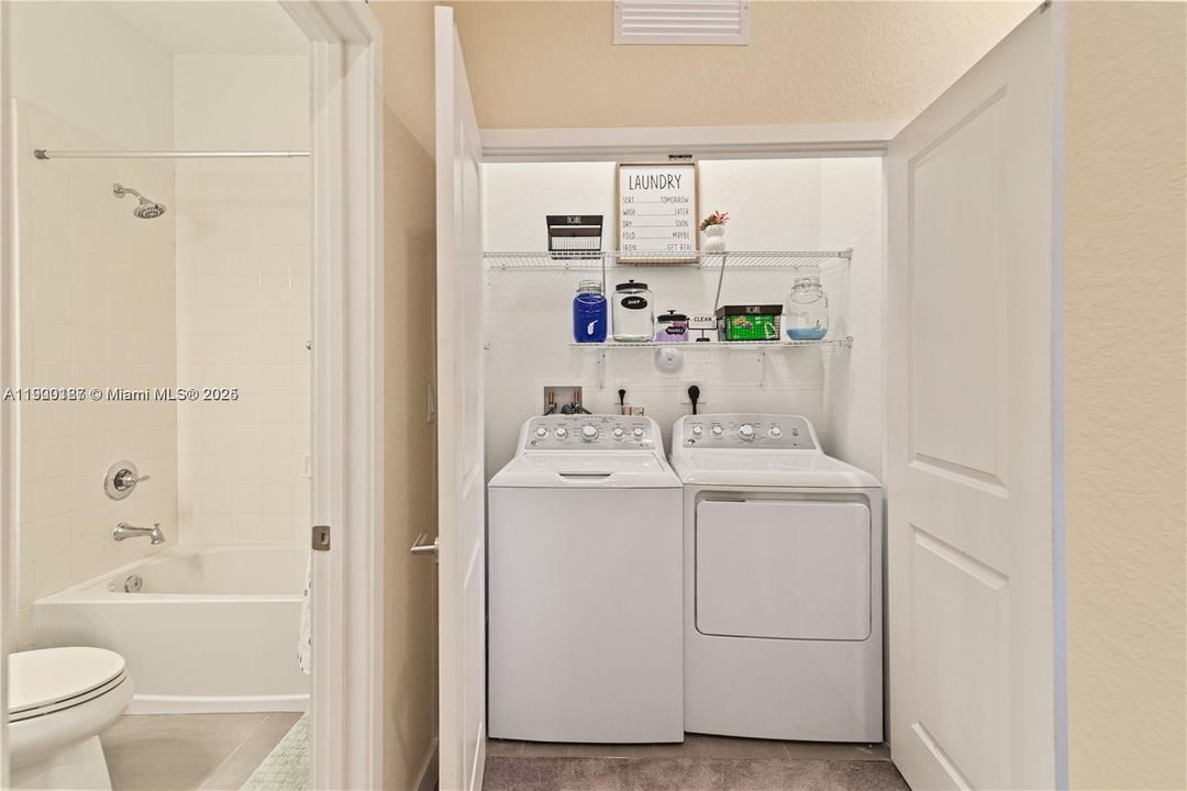 Recently Rented: $2,650 (3 beds, 2 baths, 1530 Square Feet)