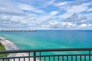 For Sale: $1,195,000 (3 beds, 3 baths, 1860 Square Feet)