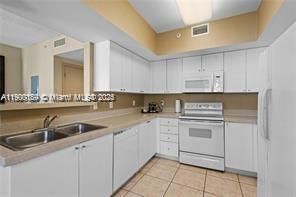 For Sale: $1,195,000 (3 beds, 3 baths, 1860 Square Feet)