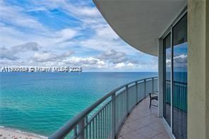 For Sale: $1,195,000 (3 beds, 3 baths, 1860 Square Feet)