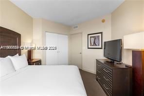 For Sale: $1,195,000 (3 beds, 3 baths, 1860 Square Feet)