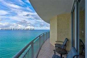 For Sale: $1,195,000 (3 beds, 3 baths, 1860 Square Feet)