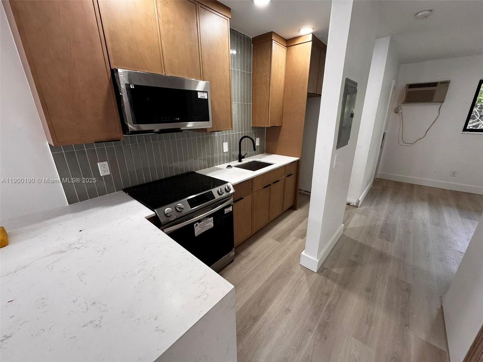 Recently Rented: $2,000 (1 beds, 1 baths, 0 Square Feet)