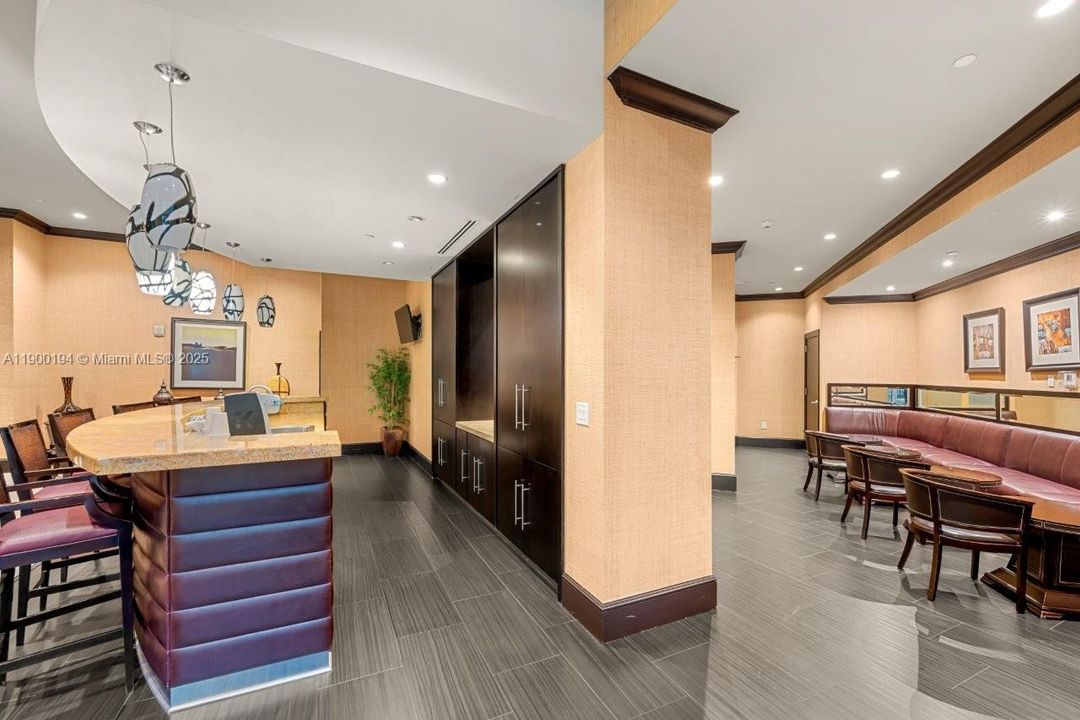 Recently Rented: $2,700 (2 beds, 2 baths, 1144 Square Feet)