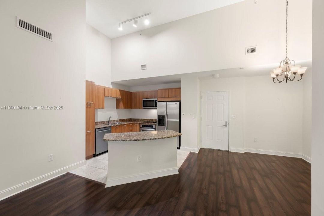 Recently Rented: $2,700 (2 beds, 2 baths, 1144 Square Feet)