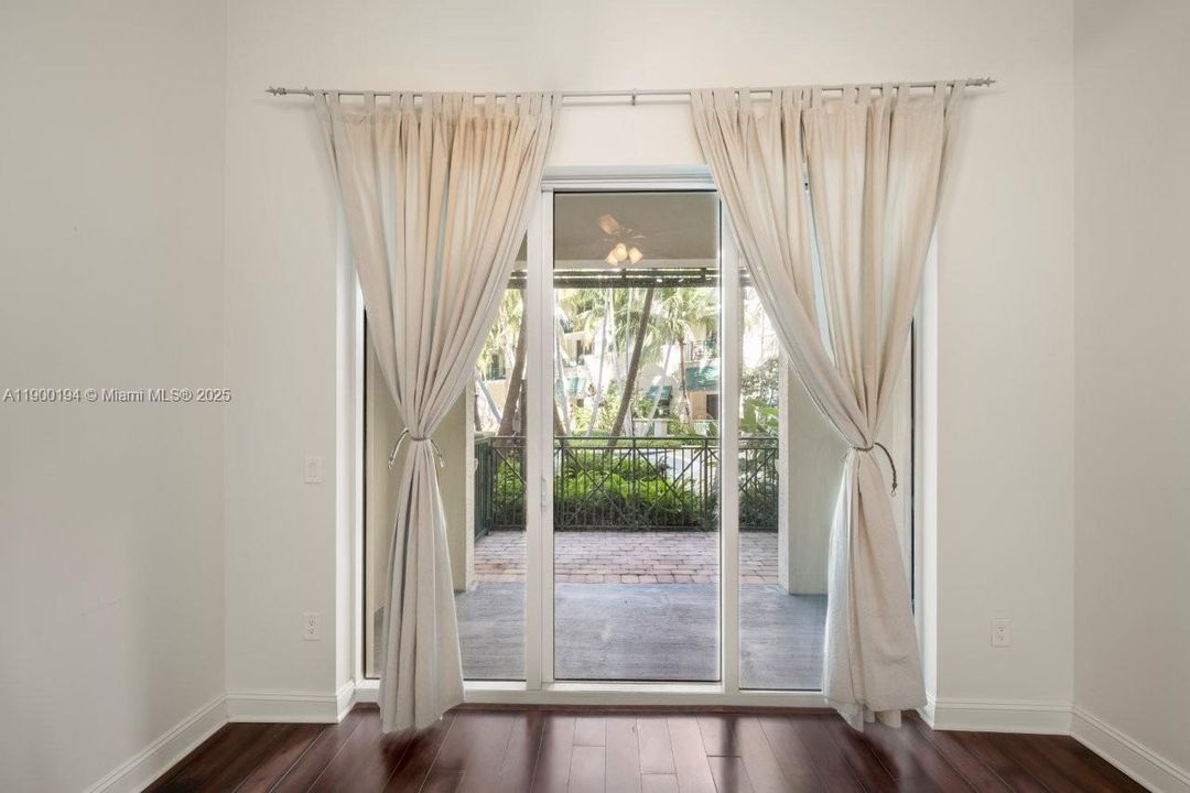 Recently Rented: $2,700 (2 beds, 2 baths, 1144 Square Feet)