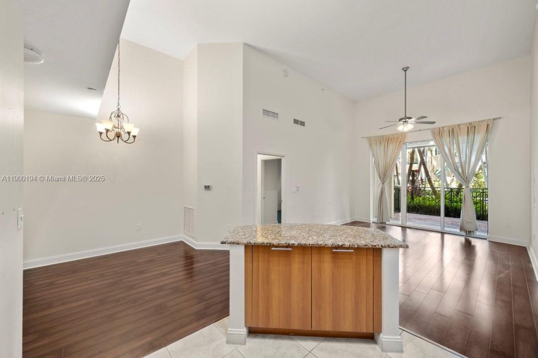 Recently Rented: $2,700 (2 beds, 2 baths, 1144 Square Feet)