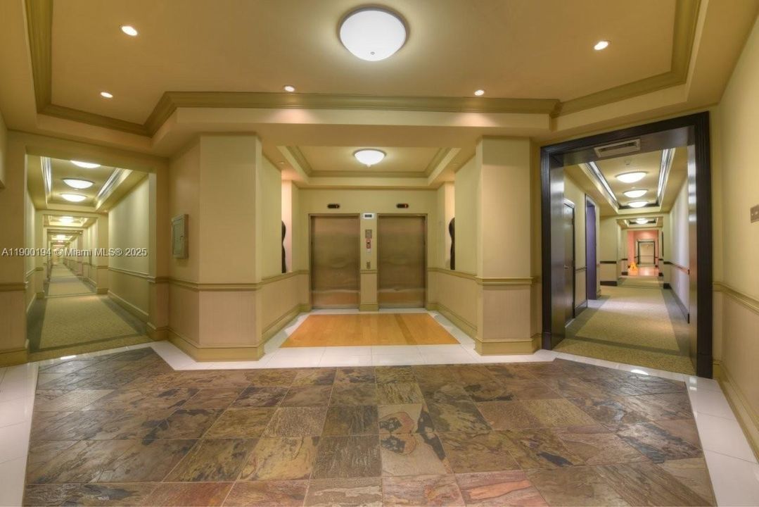 Recently Rented: $2,700 (2 beds, 2 baths, 1144 Square Feet)