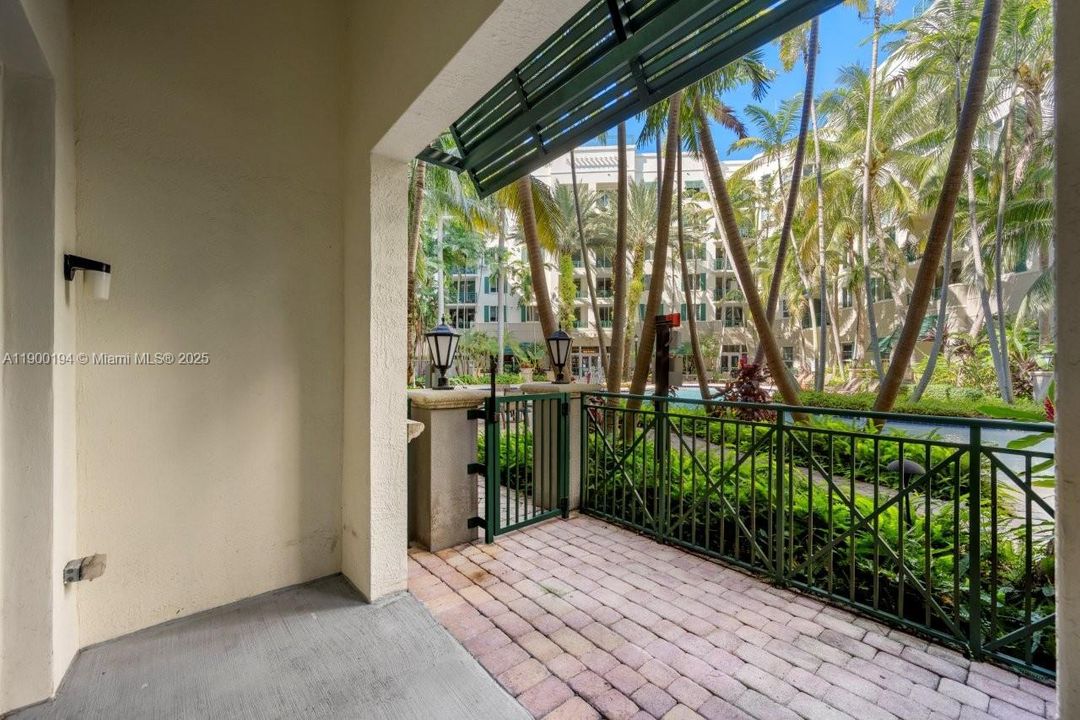 Recently Rented: $2,700 (2 beds, 2 baths, 1144 Square Feet)