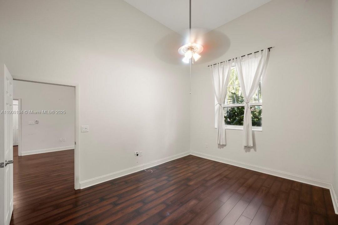 Recently Rented: $2,700 (2 beds, 2 baths, 1144 Square Feet)