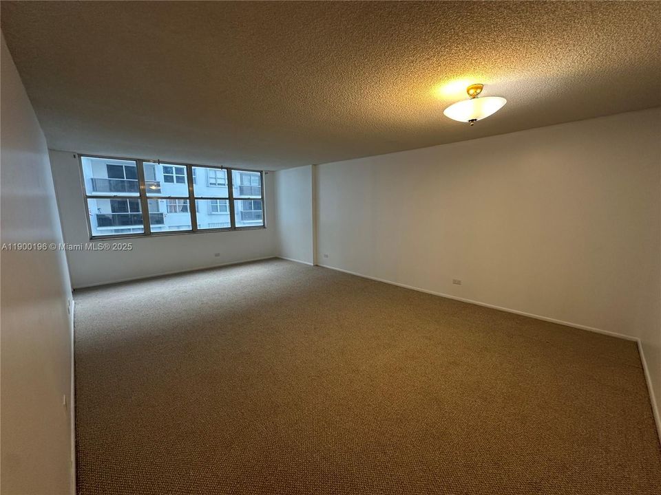 最近租的: $2,600 (1 贝兹, 1 浴室, 1063 平方英尺)