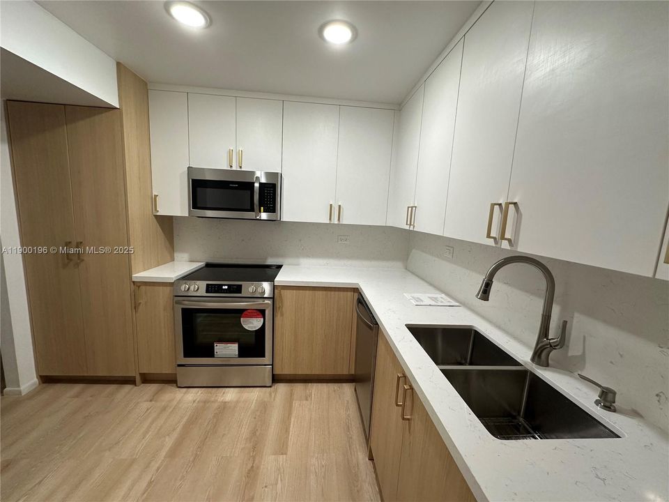 最近租的: $2,600 (1 贝兹, 1 浴室, 1063 平方英尺)