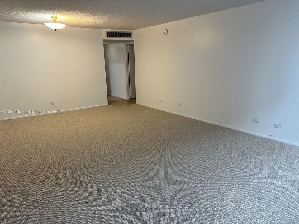 最近租的: $2,600 (1 贝兹, 1 浴室, 1063 平方英尺)