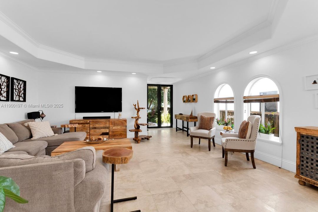 Recently Rented: $7,300 (3 beds, 2 baths, 2100 Square Feet)