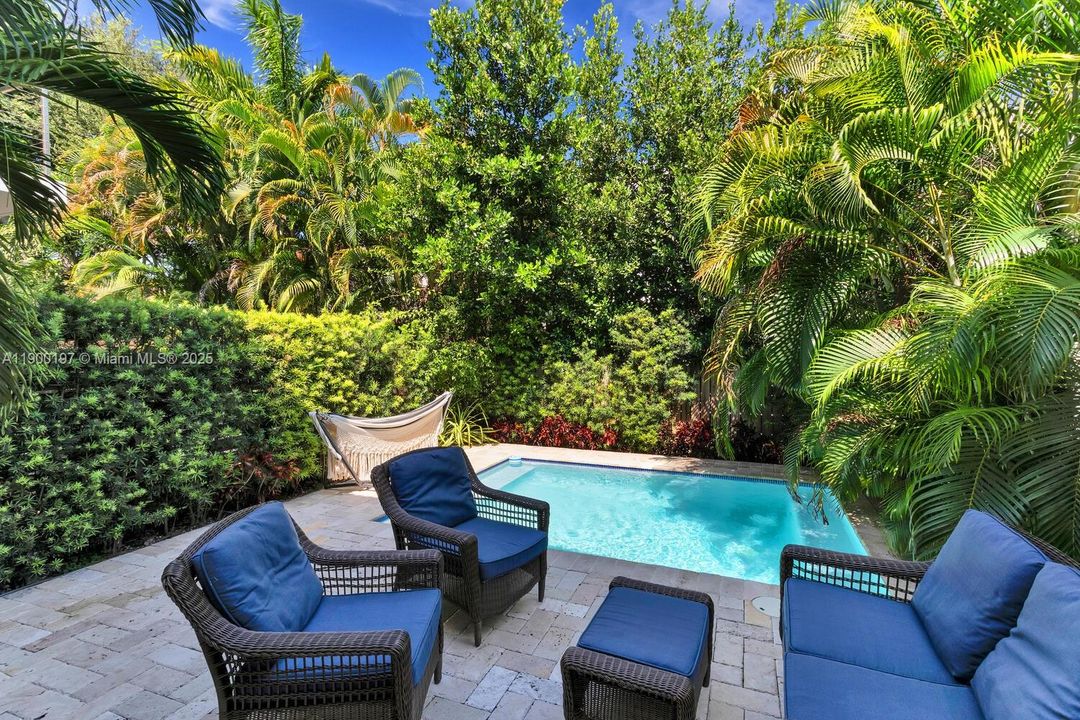 Recently Rented: $7,300 (3 beds, 2 baths, 2100 Square Feet)