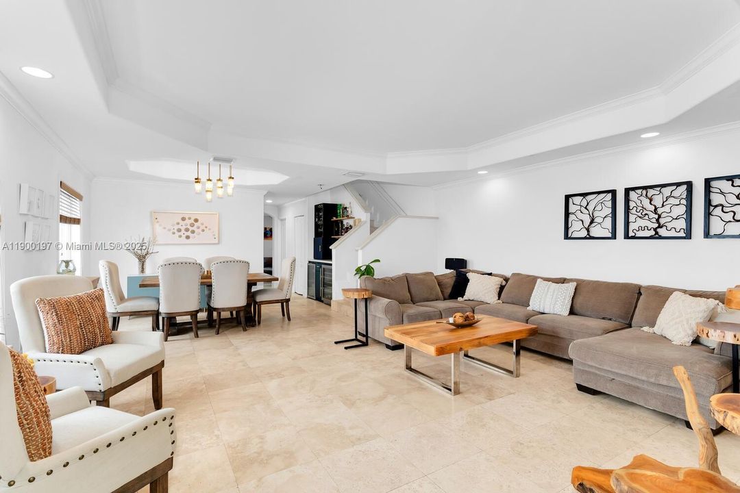 Recently Rented: $7,300 (3 beds, 2 baths, 2100 Square Feet)