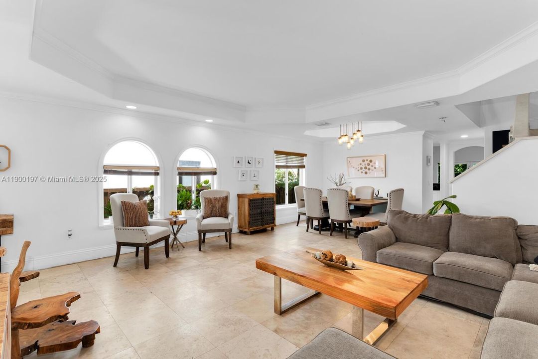 Recently Rented: $7,300 (3 beds, 2 baths, 2100 Square Feet)