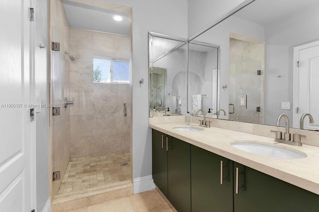 Recently Rented: $7,300 (3 beds, 2 baths, 2100 Square Feet)