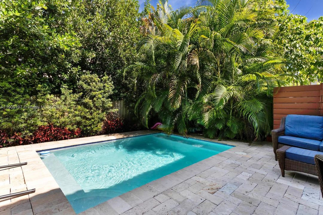 Recently Rented: $7,300 (3 beds, 2 baths, 2100 Square Feet)