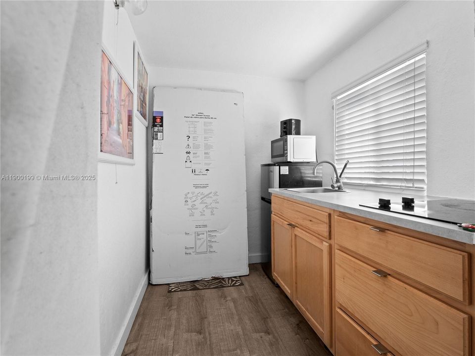 For Sale: $479,000 (3 beds, 2 baths, 1271 Square Feet)