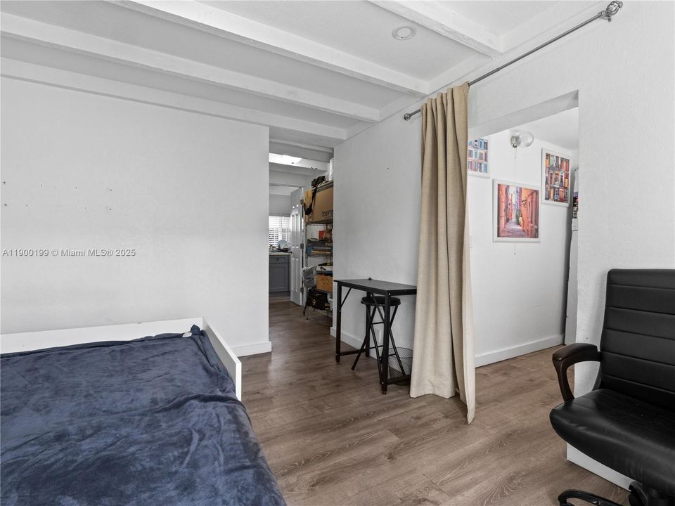 For Sale: $479,000 (3 beds, 2 baths, 1271 Square Feet)