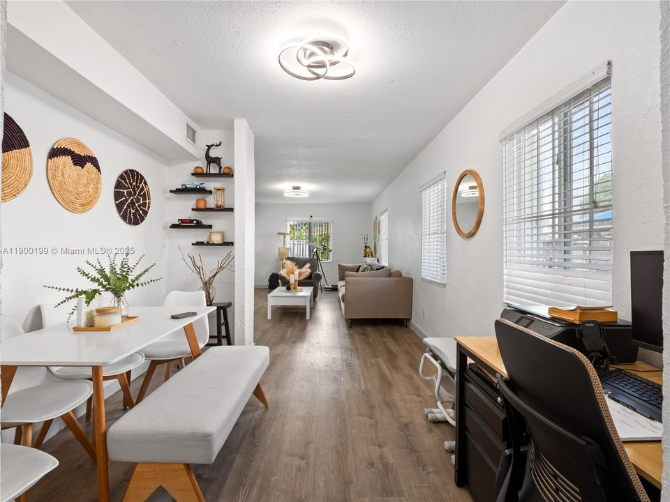 For Sale: $479,000 (3 beds, 2 baths, 1271 Square Feet)