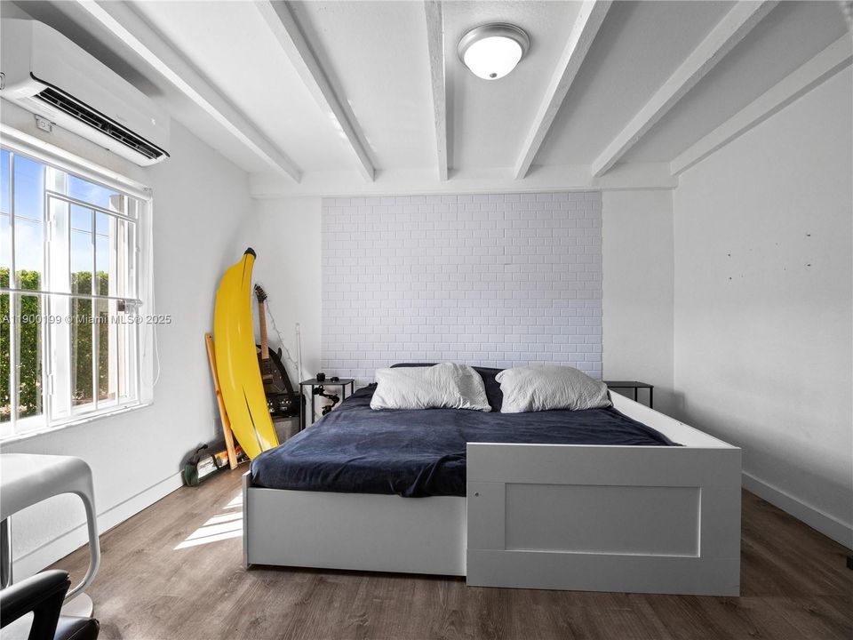 For Sale: $479,000 (3 beds, 2 baths, 1271 Square Feet)