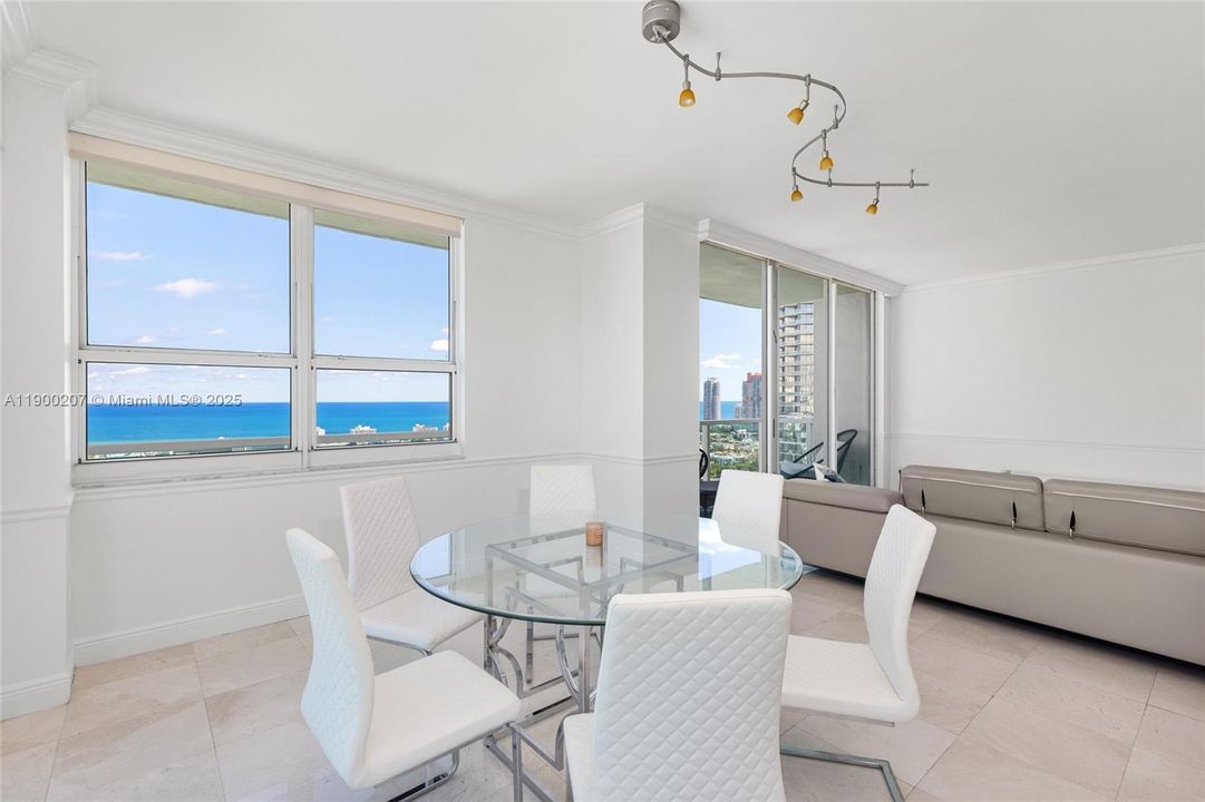 En Venta: $1,395,000 (2 camas, 2 baños, 1456 Pies cuadrados)