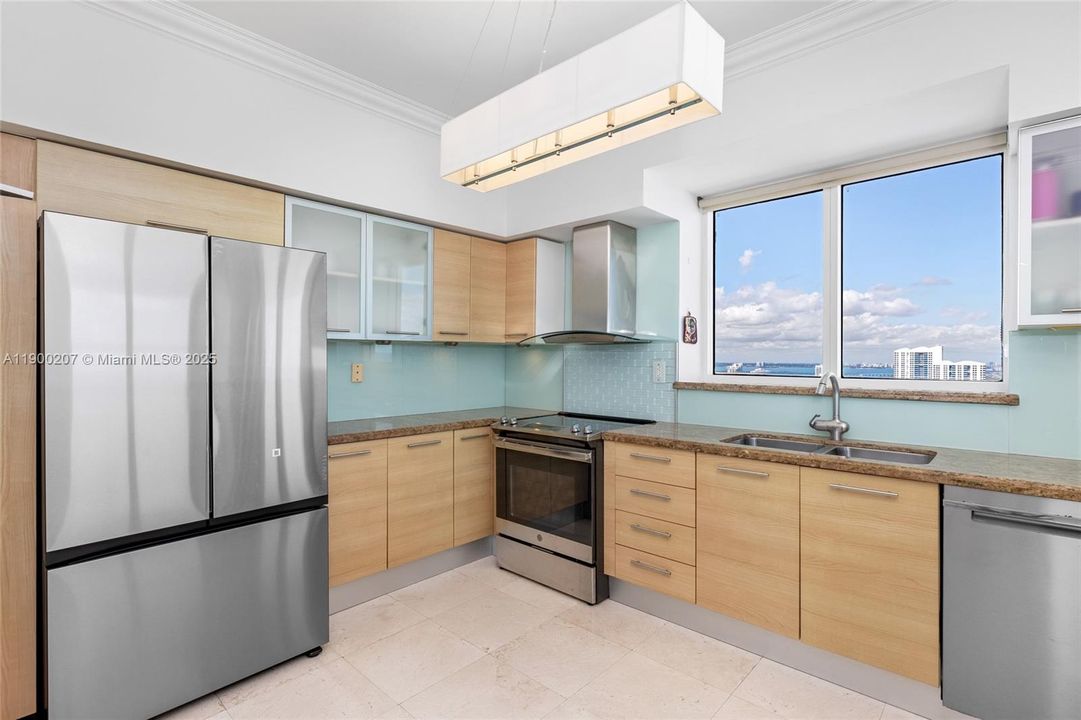 En Venta: $1,395,000 (2 camas, 2 baños, 1456 Pies cuadrados)