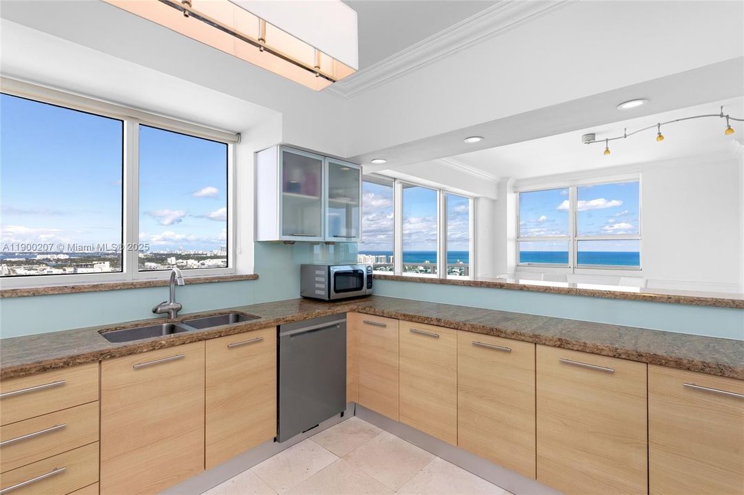 En Venta: $1,395,000 (2 camas, 2 baños, 1456 Pies cuadrados)