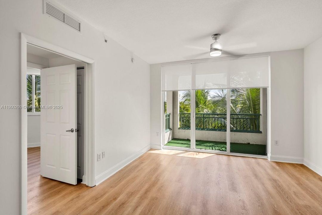 Recientemente alquilado: $2,600 (2 camas, 2 baños, 1000 Pies cuadrados)