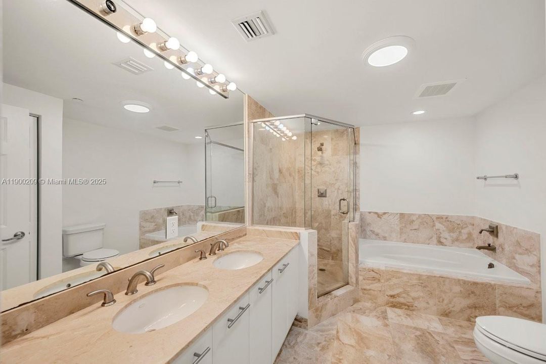 Recientemente alquilado: $2,600 (2 camas, 2 baños, 1000 Pies cuadrados)