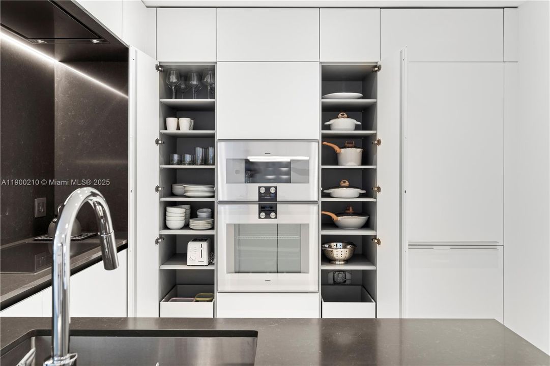 Fully turnkey unit. Accessories included.