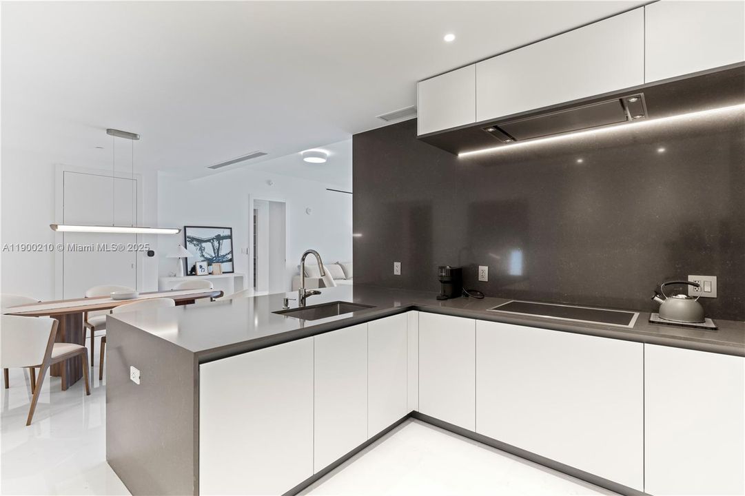 For Rent: $12,750 (2 beds, 2 baths, 1578 Square Feet)